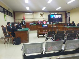 Kasus Jual Beli Jabatan, Anggota DPR dam Bupati Probolinggo di Sidang