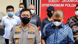 Ditangkap Polda Jatim, Penendang Sesajen Minta Maaf