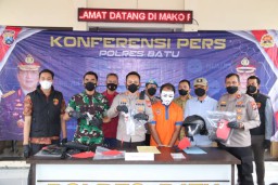 Koboi Bersenpi Rakitan di Batu Diamankan Polisi