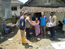 Polsek Pagak Bedah Rumah Warga Kurang Mampu