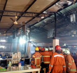 Percikan Las Bakar Warung Soto Cak Har Merr