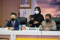 FBI Beri Penghargaan Polda Jatim, Ungkap Kasus Situs Palsu Bansos AS