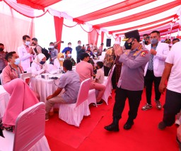 Kapolri Tinjau Vaksinasi di NTB, dan Sukseskan Event Internasional