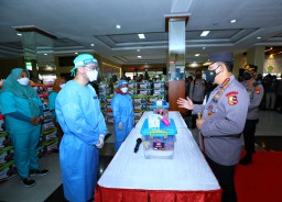 Di Asrama Haji Surabaya, Kapolri Imbau Masyarakat Terpapar Dirawat di Isoter