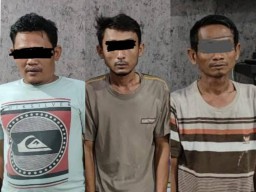 Ditengah Harga Tinggi, Tiga Pria ini Curi Minyak Goreng