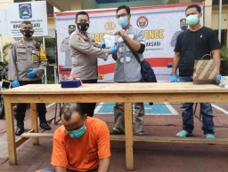 Pengemudi Online Diganjar Penghargaan, Tabrak Jambret Pakai Mobil