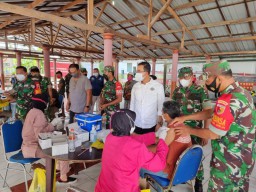 Bersama TNI, Lapas Surabaya Gelar Vaksinasi COVID-19 Dosis Ketiga