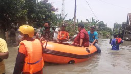 Banjir Setinggi Orang Dewasa Disemua Dusun Dalam Satu Desa Di Kabupaten Jombang