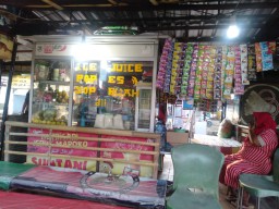 Warga Sumenep Keluhkan Kelangkaan Minyak Goreng