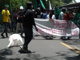 Kematian Herman Karena Tembakan Polisi Masih Bergejolak di Sumenep