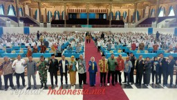 Menteri Desa PDTT Bersama Bupati Bojonegoro Resmikan Beasiswa Unesa 2022
