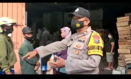 Di Surabaya Timur Antri Minyak Mengular, Terima Kasih Pak Jokowi