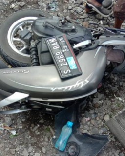 Ojol Tewas Tertabrak KA, Diduga Terobos Palang Pintu