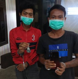 Dua Jambret Hajar Korban Sebelum Rampas HP