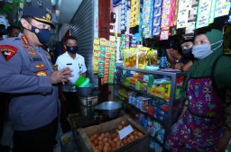 Kapolri : Laporkan Jika Pedagang Kesulitan Minyak Curah