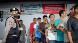 Petugas Gabungan dan Polres Jombang Geledah Lapas Jombang