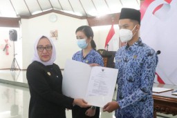 Bupati Bojonegoro Serahkan SK PNS Formasi Tahun 2019