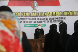 Bu Anna Lantik Pejabat Adiministrator, Pengawas, dan Fungsional
