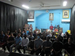Ibadah Kebaktian Tri Hari Suci di Rutan Medaeng, MS Teteskan Air Mata