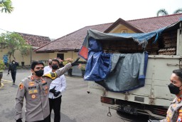 Peredaran 2,4 Ton Telur Busuk Digagalkan Polisi Mojokerto