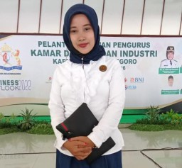 Eryul Mufida Asal Bojonegoro Terima Penghargaan Perempuan Berprestasi dari OASE-KIM