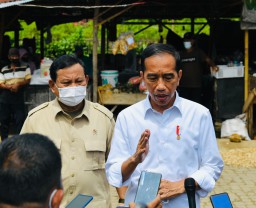 Kunjungan di Pasar Bangkal Baru, Jokowi Singgung Mafia Minyak