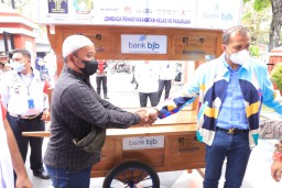 Eks WBP dapat Gerobak Bakso dari Wamenkumham