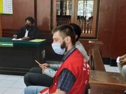 Dituntut Pidana Penjara 4 Tahun Pengadilan Negeri Surabaya, Warga Ukraina
