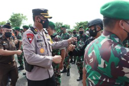 Kapolres Pamekasan Pimpin Apel Gelar Pasukan “ Operasi Mantab Praja Ronggosukowati -2022