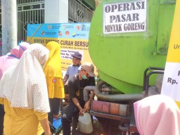 Tekan Harga Jelang Idul Fitri, Pemkab Bojonegoro Gelar Pasar Murah di Sumberrejo
