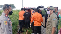 Mr X Mengapung di Pantai Kenjeran Surabaya