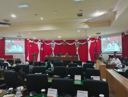 Rapat Paripurna DPRD Bojonegoro: Penyampaian jawaban Bupati Pandangan Umum Fraksi Terkait LPJ APBD Tahun 2021