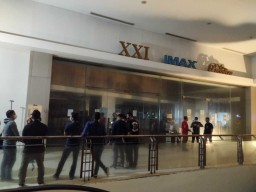 Segel Bioskop Tunjungan Plaza yang Terbakar Dibuka Polrestabes Surabaya