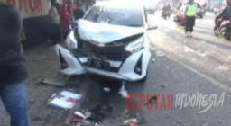 Sepulang Belanja di Pasar, Nenek dan Cucu Terpental Tertabrak Mobil