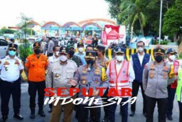 Tinjau Arus Balik di Bakauheni , Kapolri Minta Masyarakat Manfaatkan WFH dan Libur Sekolah