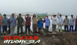 Bupati Bojonegoro Salurkan Bantuan Bibit Tembakau, Minta DKPP Kawal hingga Panen