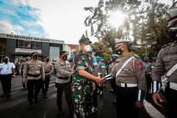 Apel Gelar Pasukan Operasi Patuh Semeru 2022, Wakapolrestabes Surabaya : Kedepankan Tindakan Eduktif dan Persuasif serta Humanis Kepada Masyarakat