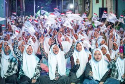 Ribuan Santri di Malang Berselawat, Promosikan Produk Gratis Lewat Akun Instagram Ganjar