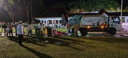 Pasca Bojonegoro Bersholawat, DLH Terjunkan Puluhan Petugas untuk Bersihkan Alun-alun