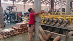 Tangan Terjepit Mesin Potong, Pekerja Pabrik Keramik Tewas