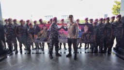 Prajurit TNI Kepung Markas Polda Jatim