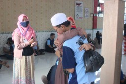 Keluarga Narapidana Antusias Melepas Rindu di Hari Pertama Kunjungan Tatap Muka