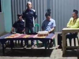 Anak Yatim Piatu di Desa Pemanukan Hiler, Dapat Santunan dari Komunitas Koplak Indonesia