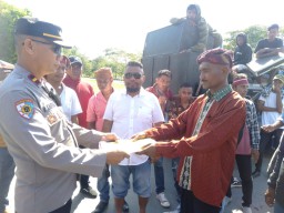 Ada apa PJ Bupati Buru di Demo Masyarakat Adat AMPPA