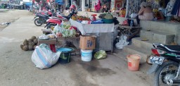 Pasar Tradisional di Kecamatan Ganding Kabupaten Sumenep Terkesan Semrawut