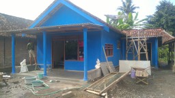 Ungkapan Warga Pesanggaran, Program Bedah Rumah PT Merdeka Copper Gold, Mbah Resak : Terima Kasih