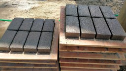 Dibantu Merdeka Copper Gold, Produksi Paving Milik Warga Pesanggaran Dijamin Berkualitas