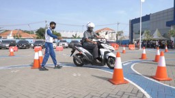 Sobo PN Surabaya, Puluhan Pegawai Urus SIM Cak Tejo
