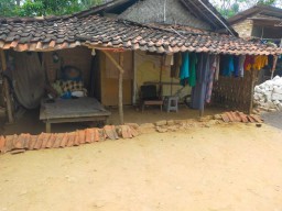 Janda 72 Tahun Tinggal Dalam Gubug di Dusun Sajum, Desa Plakpak