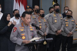 Tiga Polisi, Diantara Enam Tersangka Tragedi Kanjuruhan